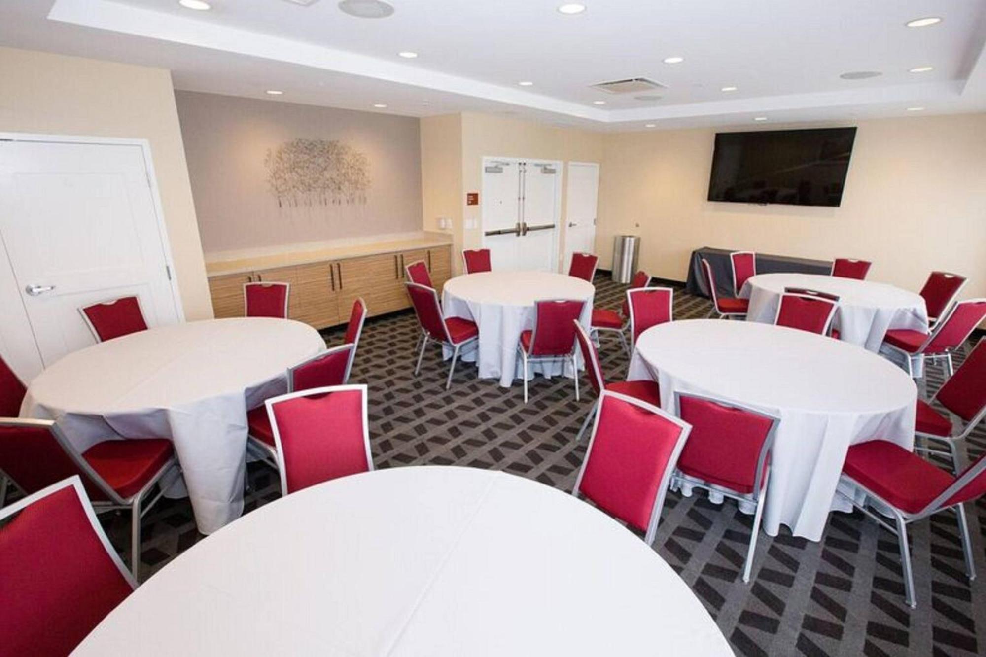 Towneplace Suites By Marriott Pittsburgh Harmarville מראה חיצוני תמונה